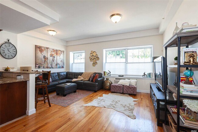 Building Photo - 150-31 12th Ave
