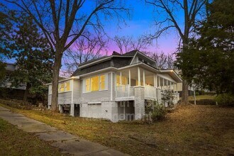 Building Photo - 1900 15th Ct N