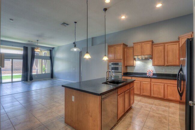 Building Photo - 22121 Greenland Park Dr