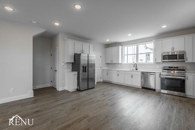 Building Photo - 5706 Sofias Cir