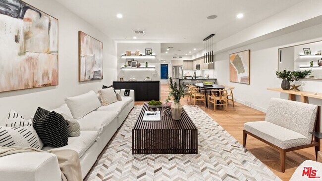 Foto del edificio - 5629 Murray Ln