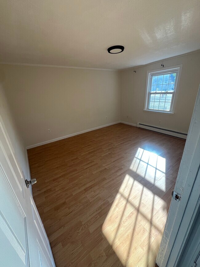 Foto del edificio - 8 Carriage Hill Rd