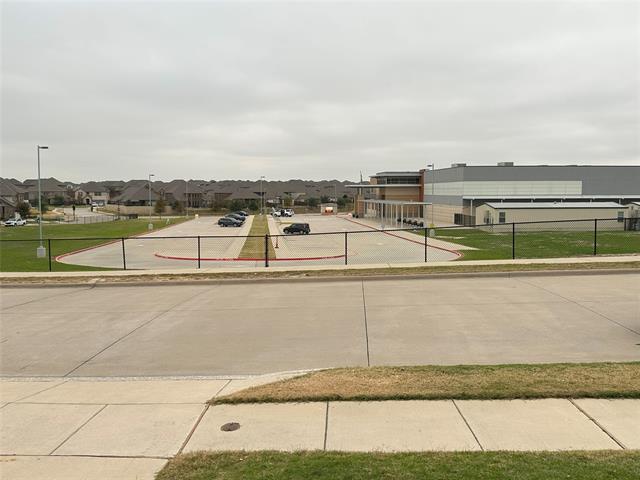 Foto del edificio - 912 Monarch Ln