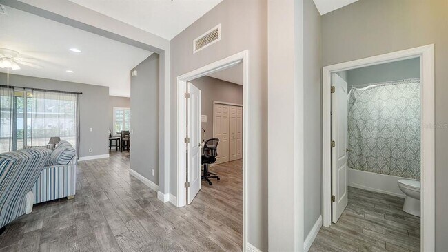 Foto del edificio - 11773 Forest Park Cir