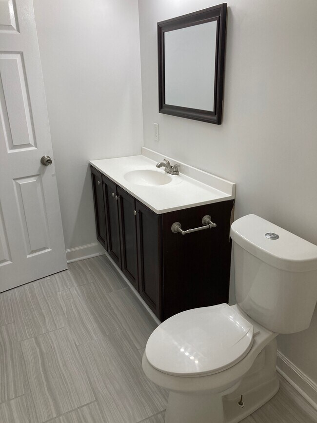 Bathroom - 750 W Broad St