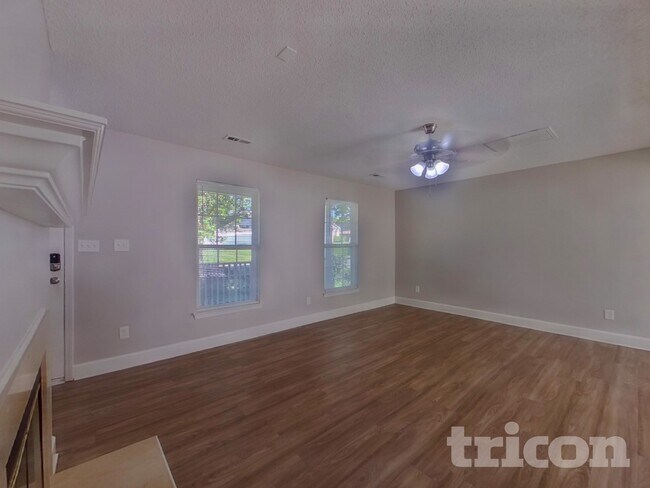 Foto del edificio - 6309 McIntyre Ridge Dr