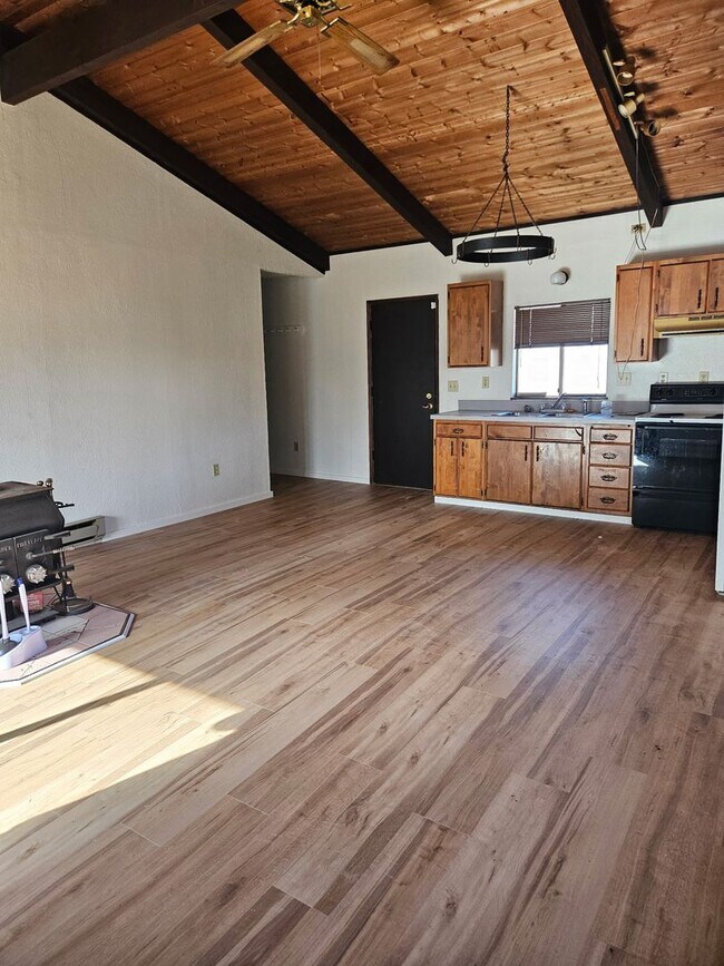 Foto del edificio - 2bd 1ba W/Fenced Yard