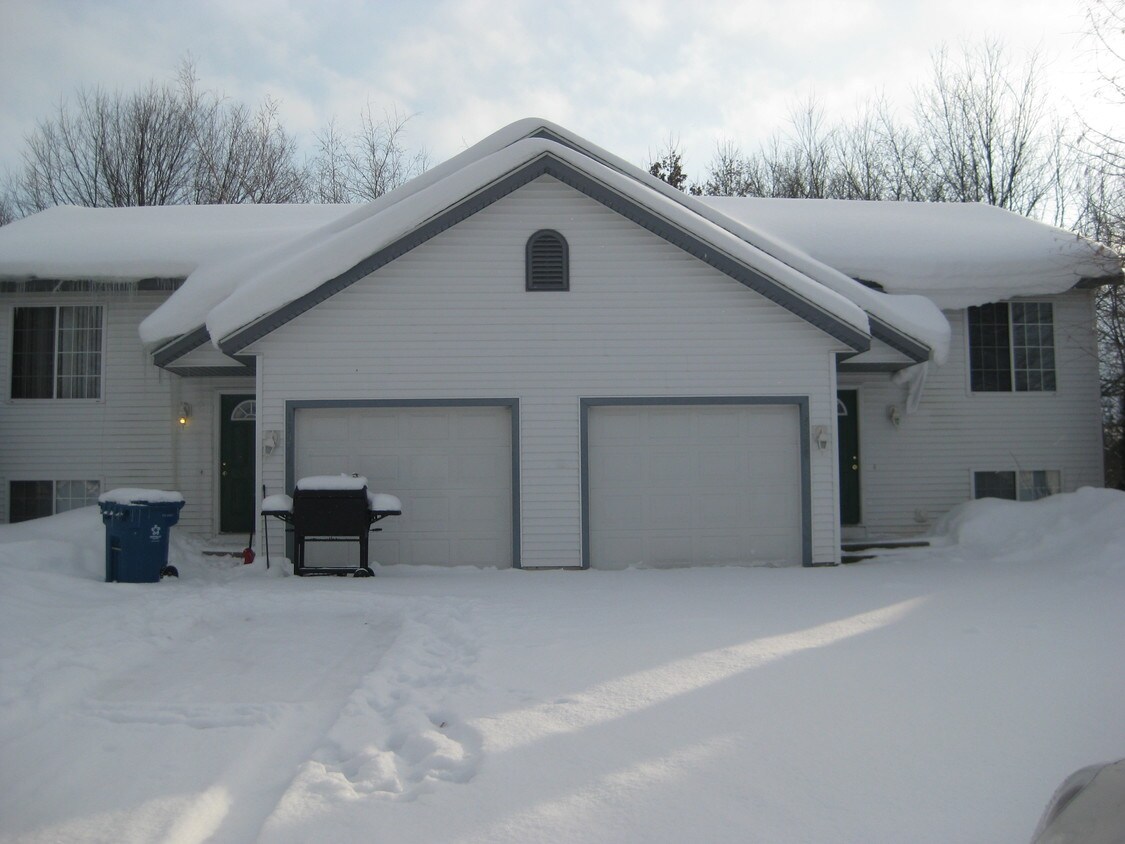Primary Photo - 13325 Wurtsboro Dr