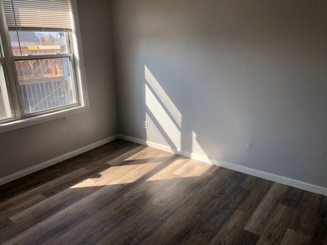 Building Photo - Helena Apartments