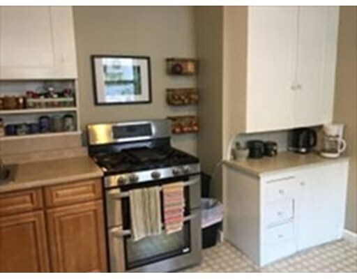 Building Photo - 14 Fairview Ave