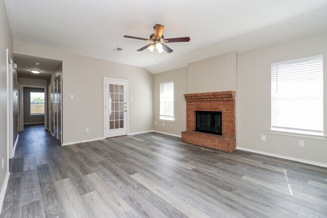 Foto del edificio - 616 Alabaster Pl