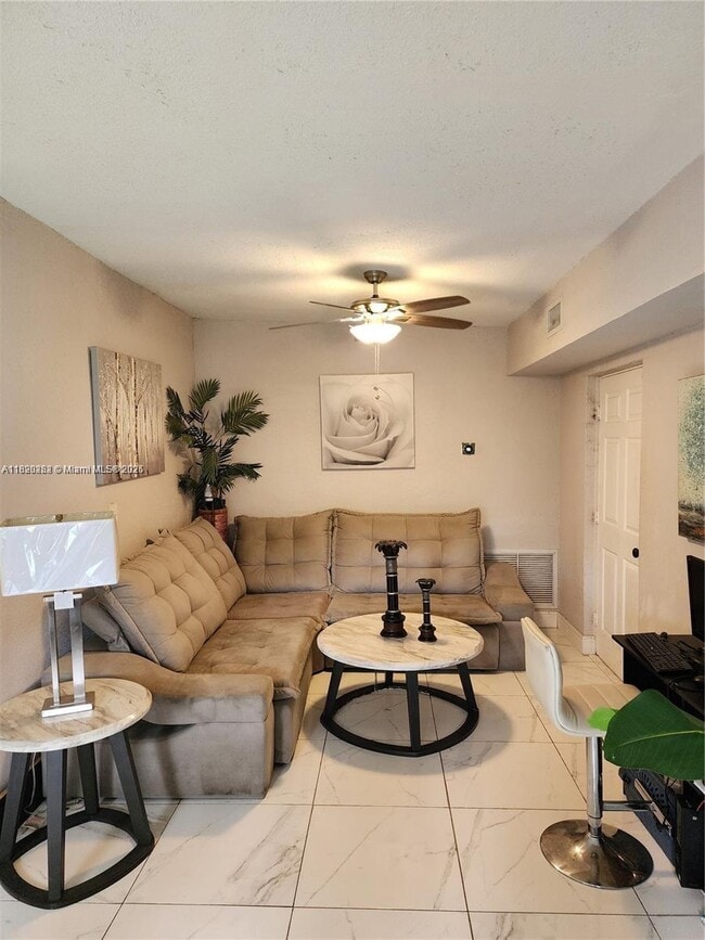 Foto del edificio - 486 W Evanston Cir