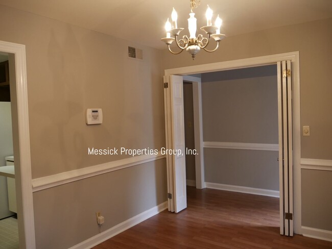 Foto del edificio - END UNIT TOWNHOME ON OLD TOWN CLUB GOLF CO...