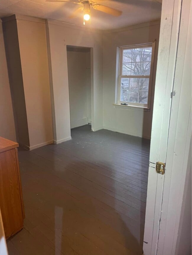 Building Photo - 359 Locust St