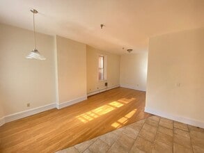 Building Photo - 55 Bright St