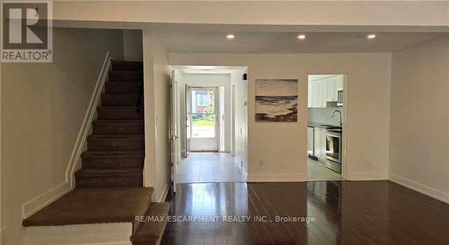 Building Photo - 77 Linwell Rd