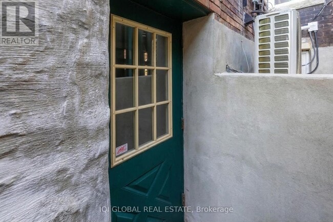 Building Photo - 633 Ossington Ave