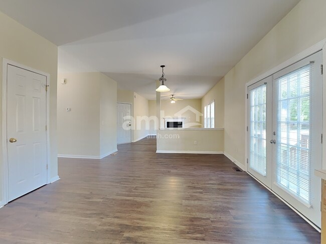 Foto del edificio - 815 Brookhannah Ct