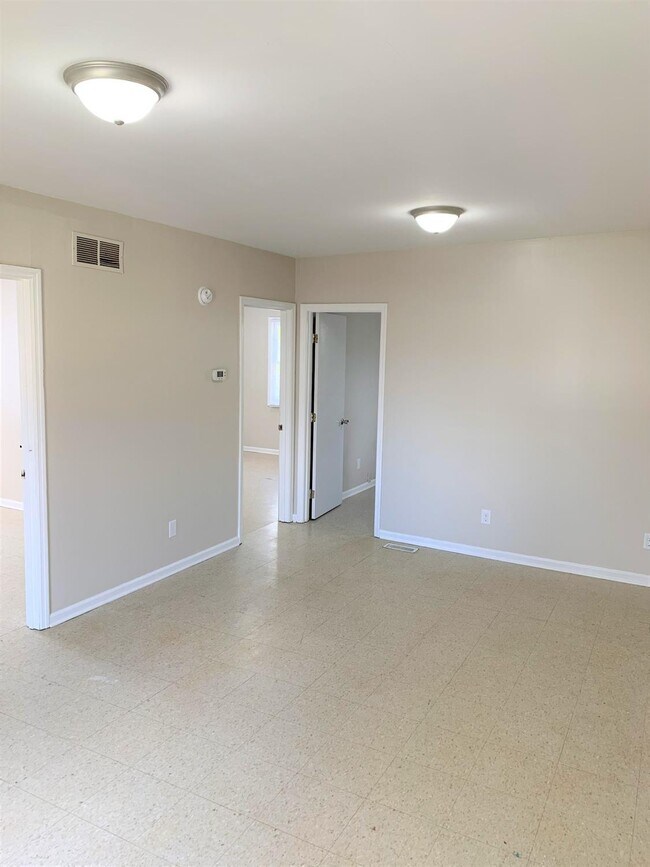 426 W Main St Unit 2, Mount Sterling, KY 40353 Apartment for Rent in