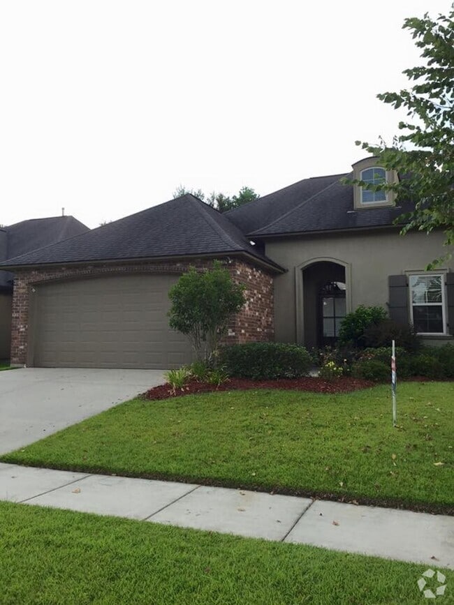 Building Photo - 9134 Magnolia Leaf Ave