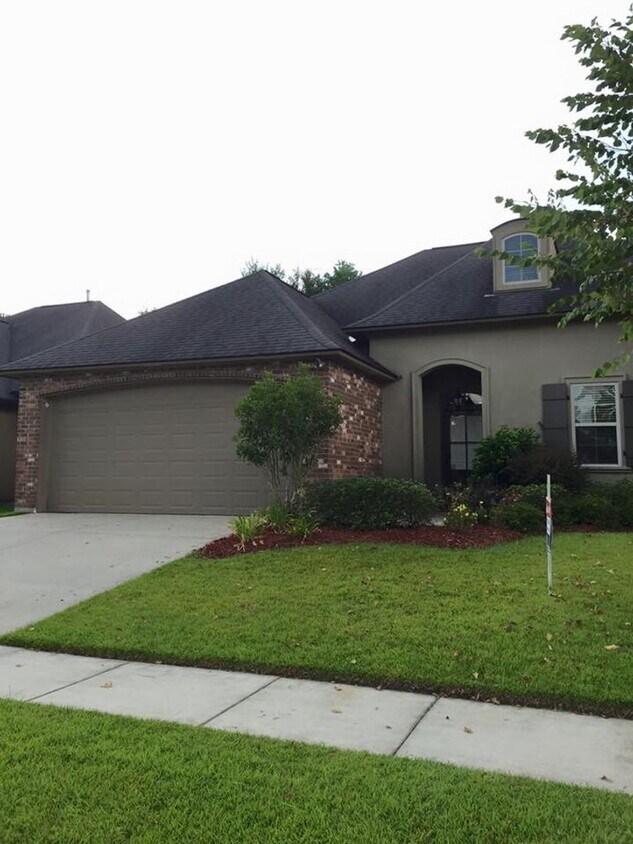 Foto principal - 9134 Magnolia Leaf Ave