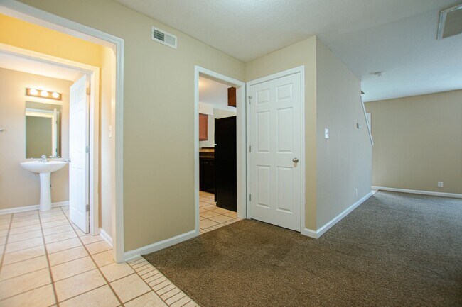 Foto del edificio - 540 Patriot Park Ct