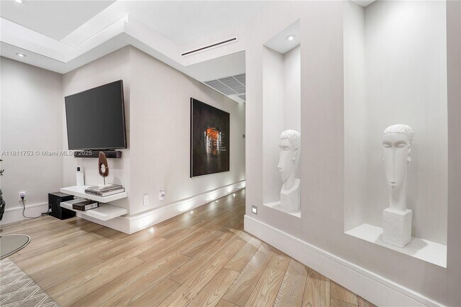 Foto del edificio - 10190 Collins Ave