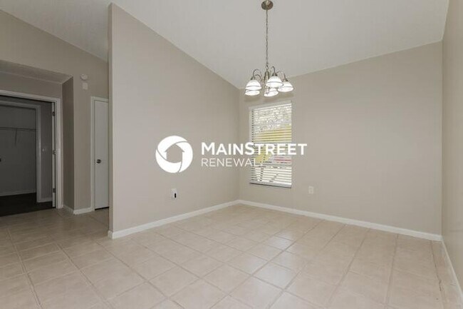 Building Photo - 5525 Southgrove Ct