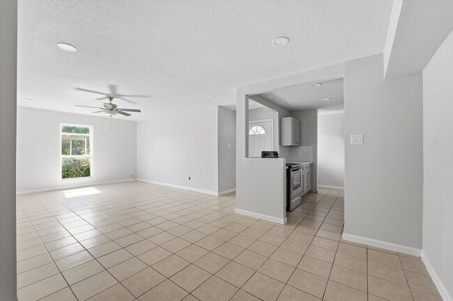 Foto del edificio - 5667 Birchmont Dr