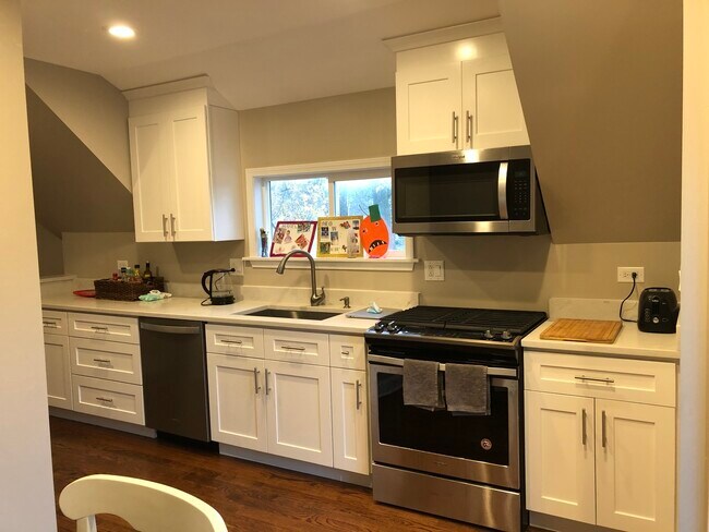 Building Photo - 1428 Wilmette Ave