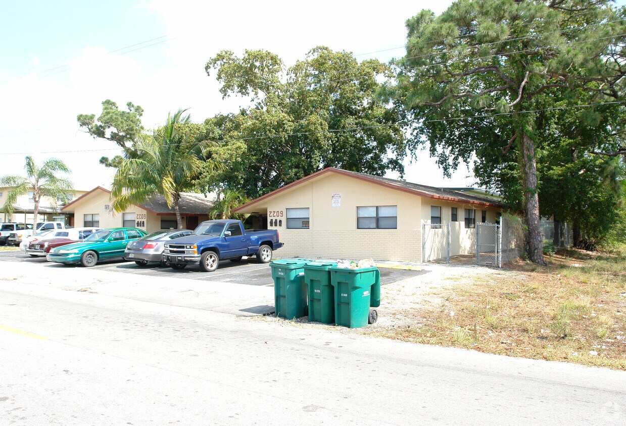 Foto del edificio - 2209 NW 8th St