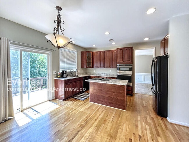 Building Photo - 94 Twin Hill Ln