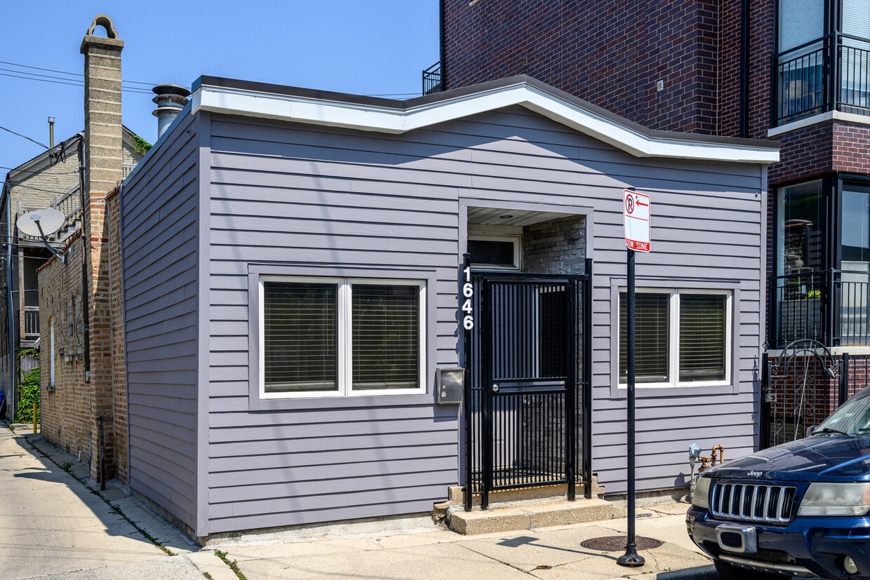 Foto principal - 1646 W Blackhawk St