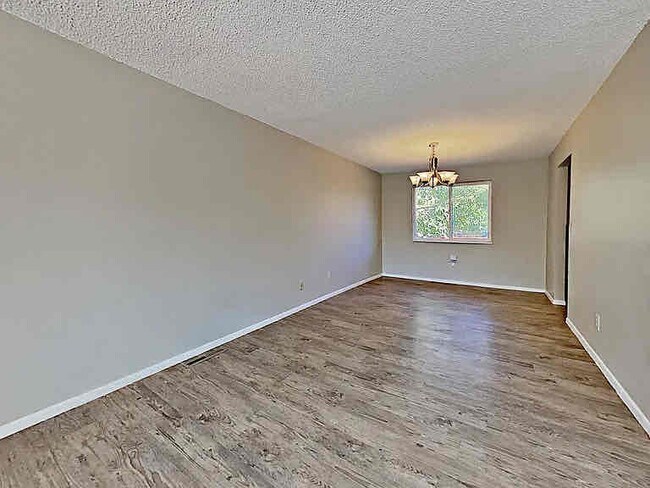 Building Photo - 6585 Dublin Cir