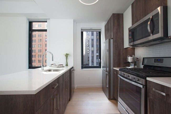 Building Photo - 60 Fulton Street