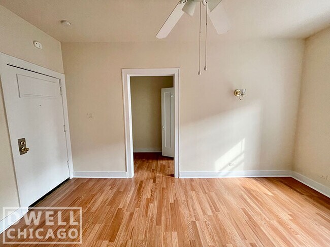 Foto del edificio - 6912 N Lakewood Ave