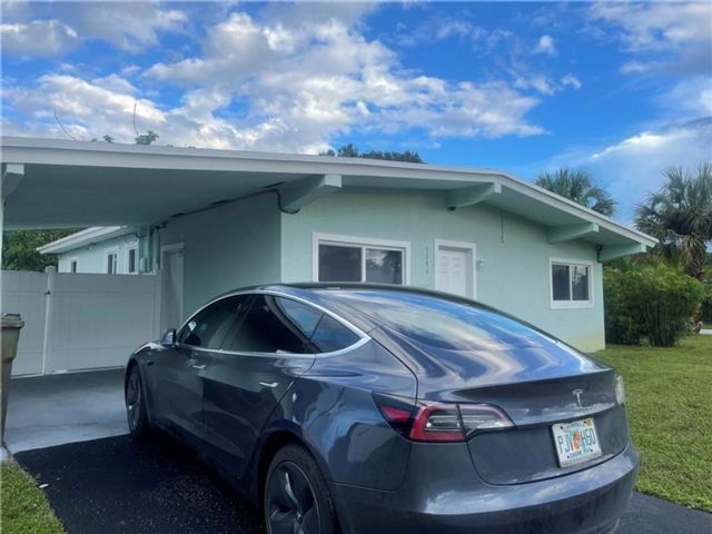 Fort Lauderdale, 
                        , –