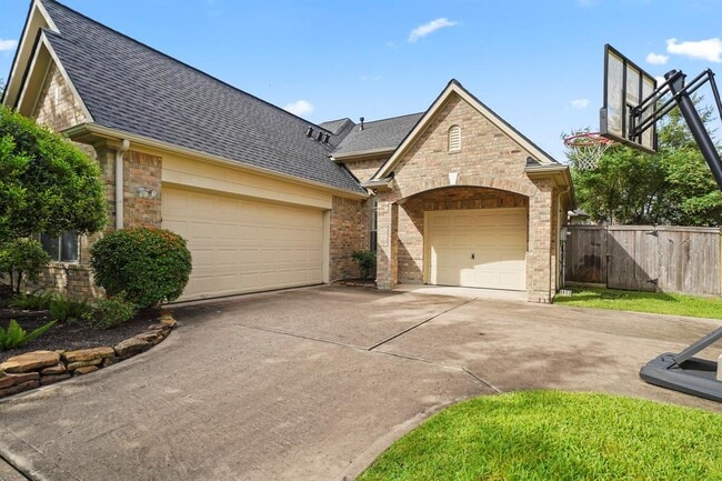Building Photo - 3707 Quiet Falls Dr