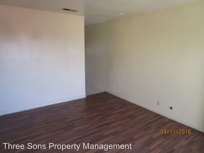 Building Photo - 511 Candelaria Rd NW
