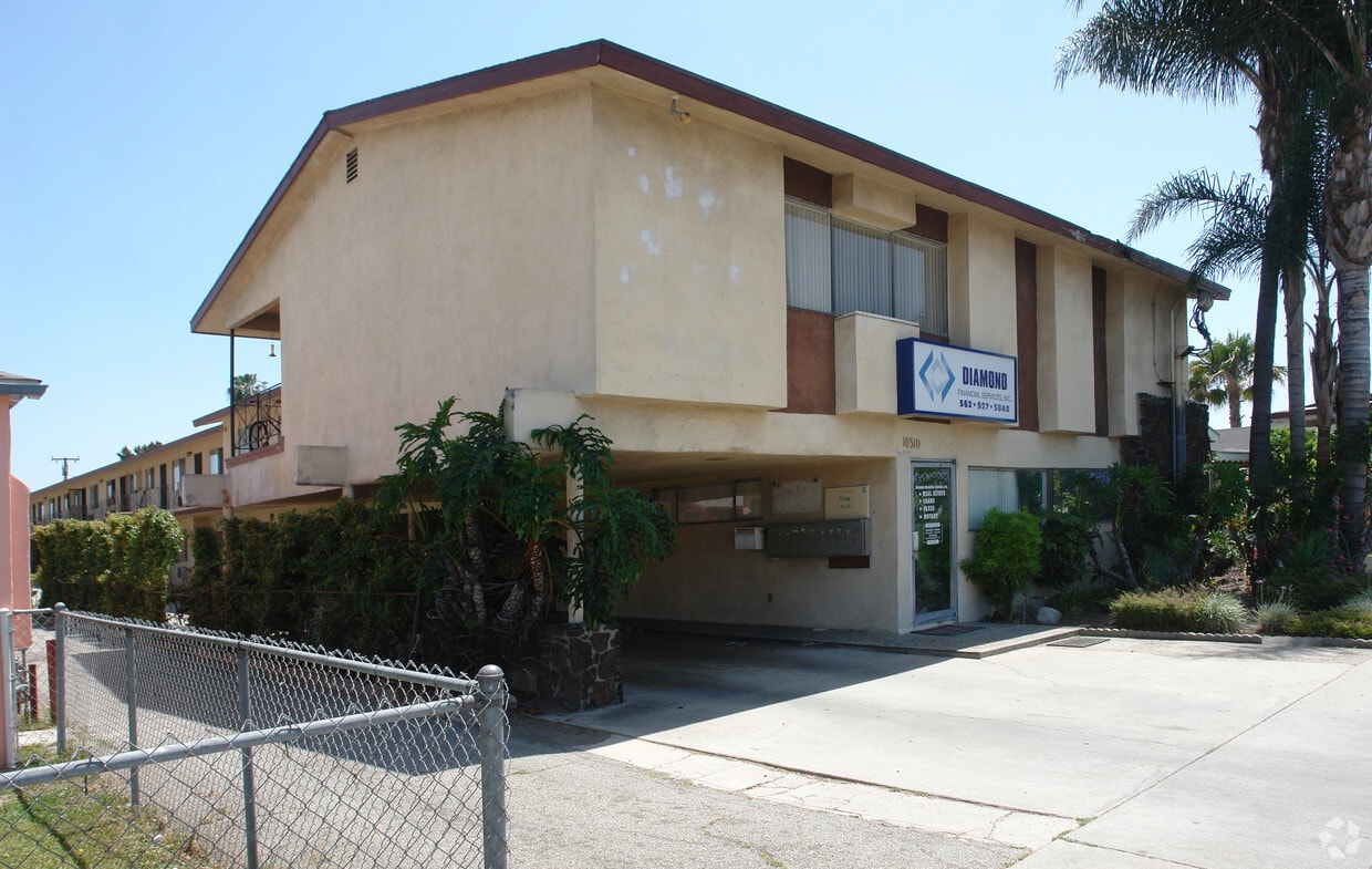 Primary Photo - 10310 Paramount Blvd