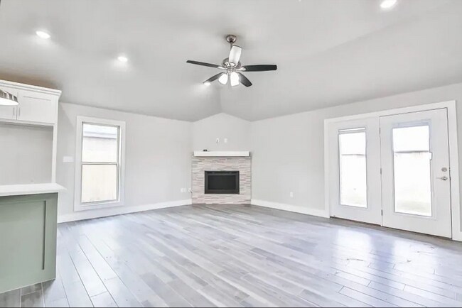 Foto del edificio - Beautiful 4 Bedroom Home in South Lubbock with Modern Finishes & Great Location!