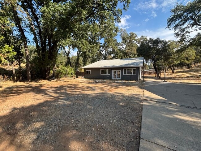 Building Photo - 3303 N Shingle Rd