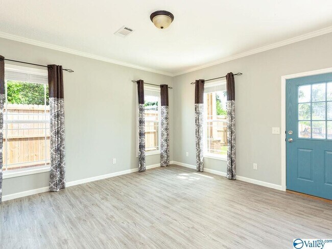 Foto del edificio - 334 Clutts Rd