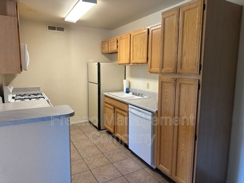 Primary Photo - 4566 W Palo Alto Ave