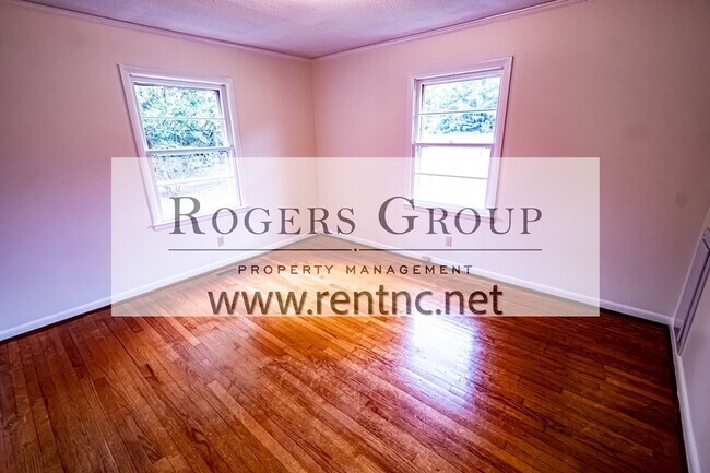 Foto del edificio - 1690 Bear Pond Rd