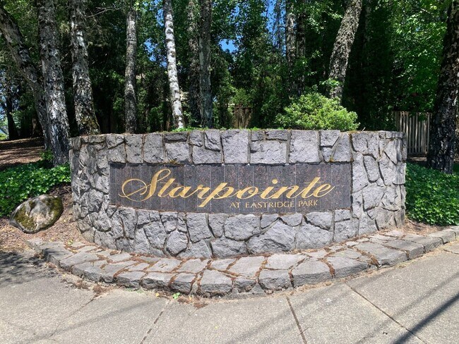 Foto del edificio - Starpointe Luxury Home with 6 Bedrooms, 4 Baths, & 3 Levels, Backs To 40 Acres Greenspace/Trails