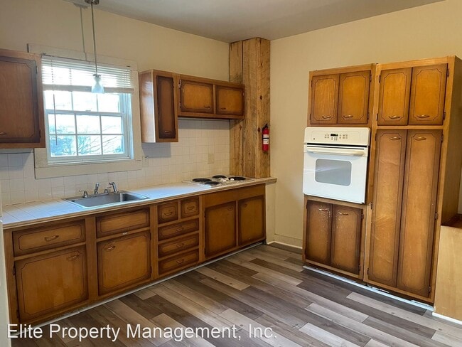 Building Photo - 1 br, 1 bath House - 322 Pine St., Unit #1