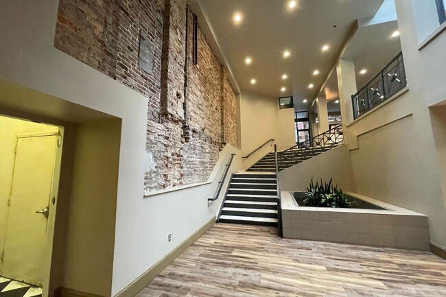 Building Photo - 57 Forsyth St NW
