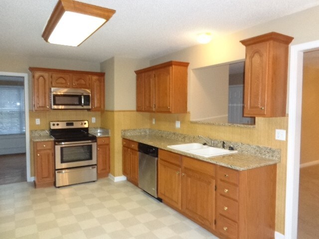 Building Photo - 7525 Saddlebrooke Drive