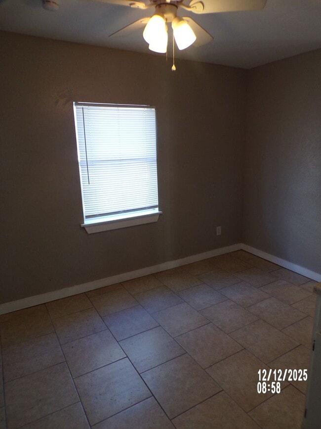 Building Photo - Great re-do